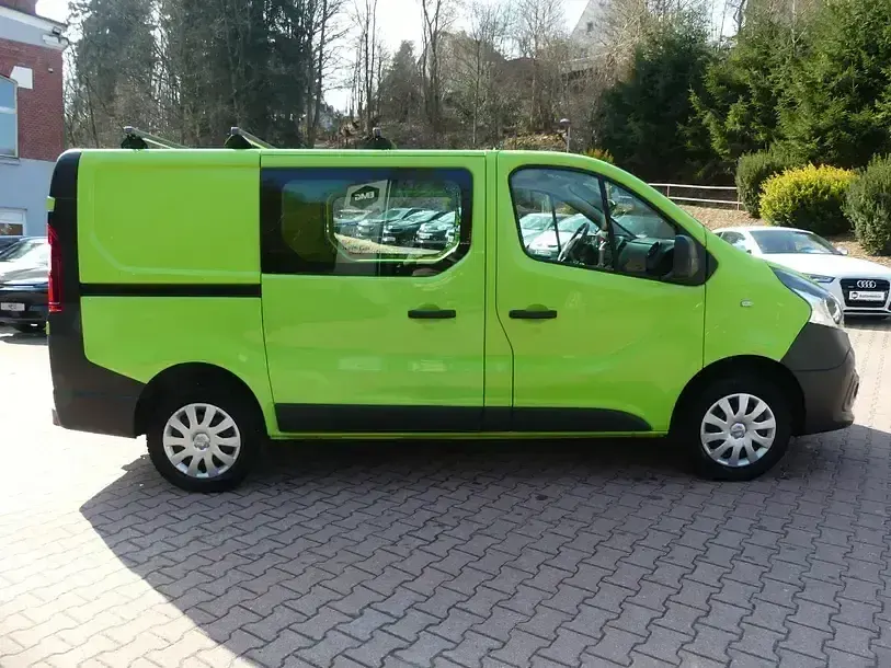 Gebraucht Nissan NV300 120 PS (88 kW) 2019 Bamboo green (s) Van