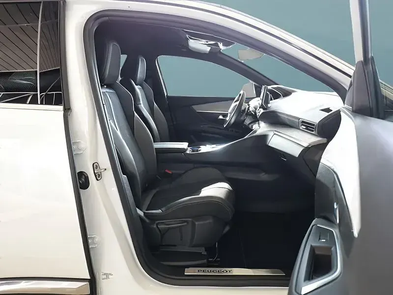 Gebraucht Peugeot 3008 136 PS (100 kW) 2024 Weiß SUV