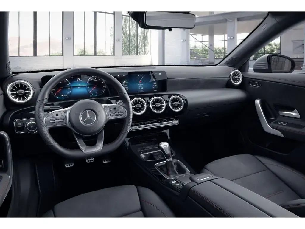 Gebraucht Mercedes CLA200 AMG 163 PS (119 kW) 2023 Weiß Coupé