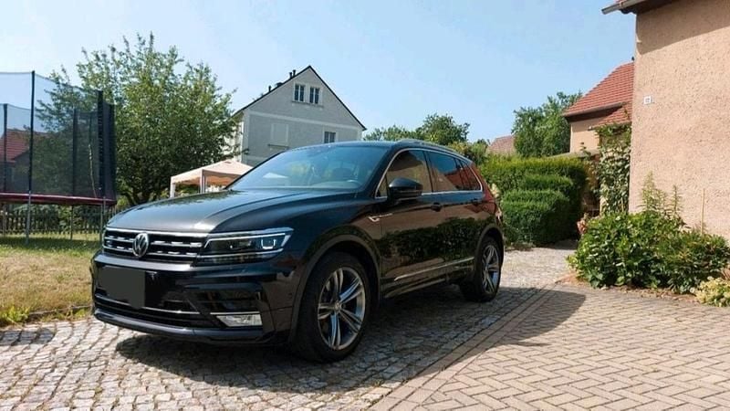 Schwarz Gebraucht 2017 VW Tiguan R-line SUV | 23.000 € (Fairer Preis) - Bild 1/4