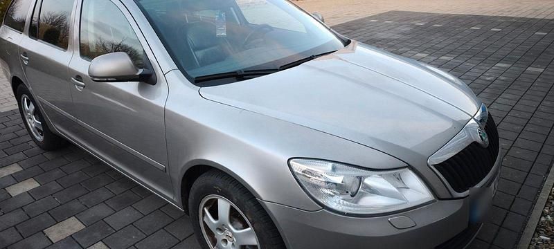 Gebraucht Skoda Octavia Ambiente 105 PS (77 kW) 2010 Beige Kombi