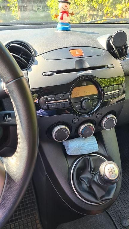 Gebraucht Mazda 2 Active 75 PS (55 kW) 2010 Weiß Kleinwagen