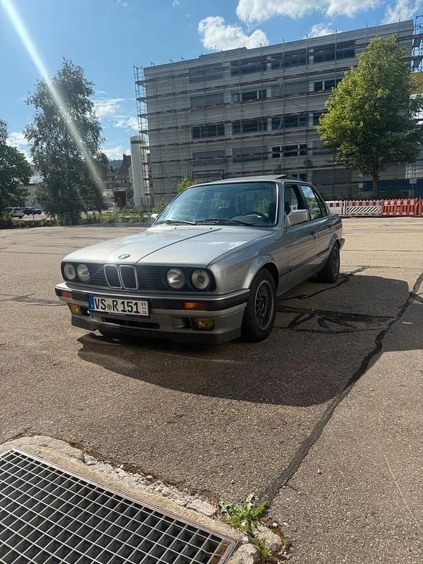 Silber Gebraucht 1988 BMW 320 Basis Limousine | 8.000 € - Bild 1/4