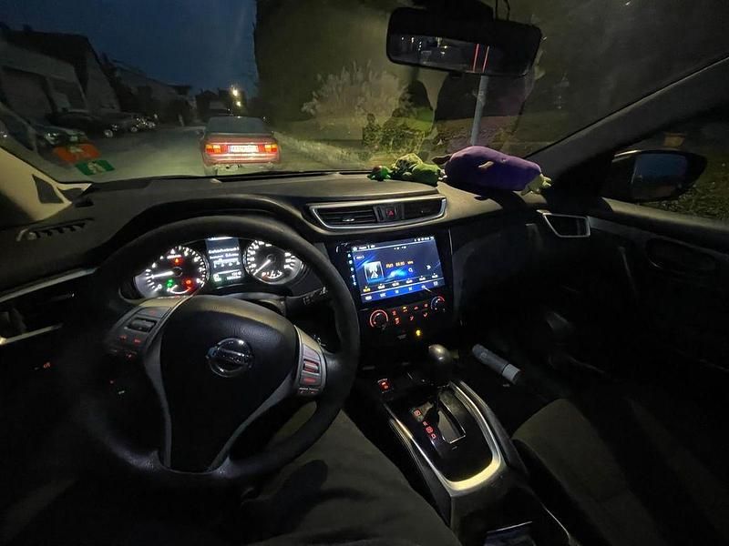 Violett Gebraucht 2014 Nissan Qashqai Tekna SUV | 6.500 € (Superpreis) - Bild 1/3