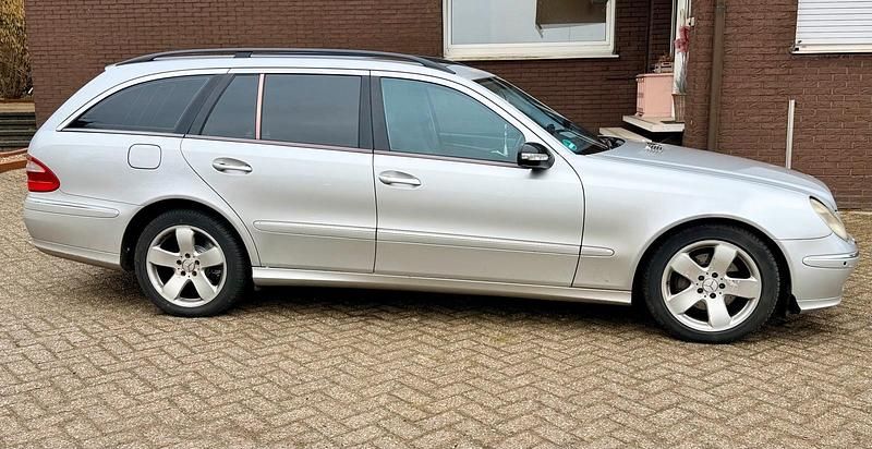 Gebraucht Mercedes E320 204 PS (150 kW) 2003 Silber Kombi