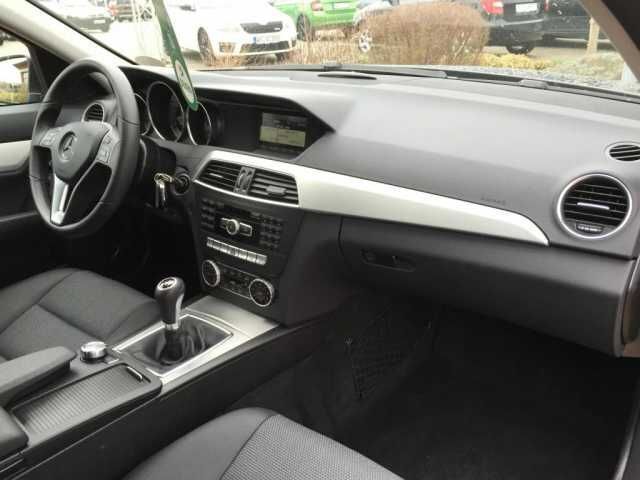 Gebraucht Mercedes C180 Avantgarde 156 PS (114 kW) 2014 Grau metallic Kombi