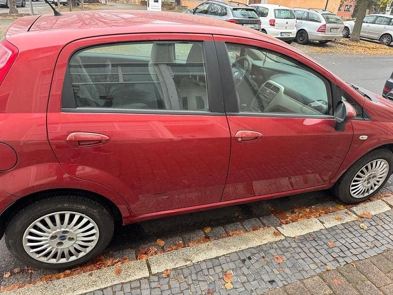 Rot Gebraucht 2006 Fiat Punto Kleinwagen | 1.799 € (Fairer Preis) - Bild 1/4