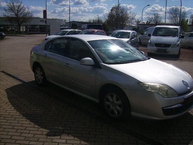 Używany Renault Laguna III Dynamique 140 KM (102 kW) 2008 Srebrny Sedan/Limuzyna