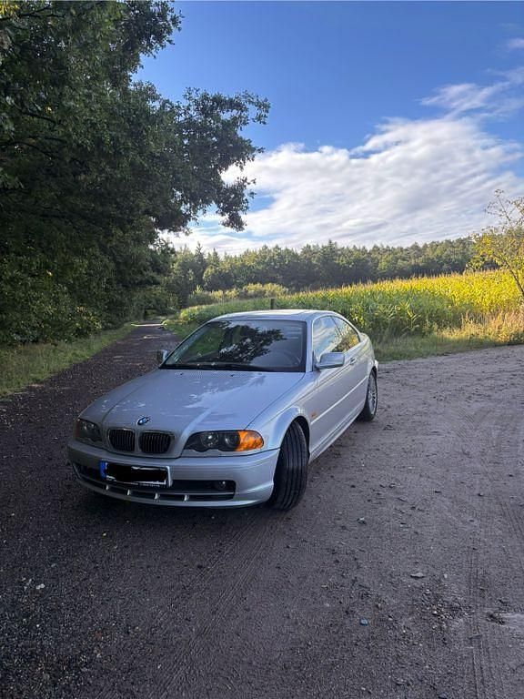 Silber Gebraucht 2001 BMW 325 Coupé | 9.000 € (Fairer Preis) - Bild 1/4