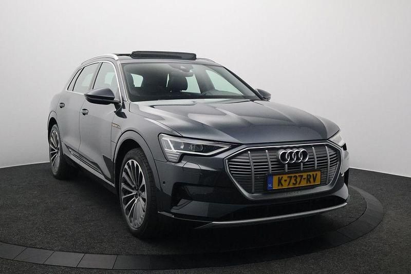 Gebraucht Audi e-tron Business 230 kW (313 PS) 2021 Grau SUV
