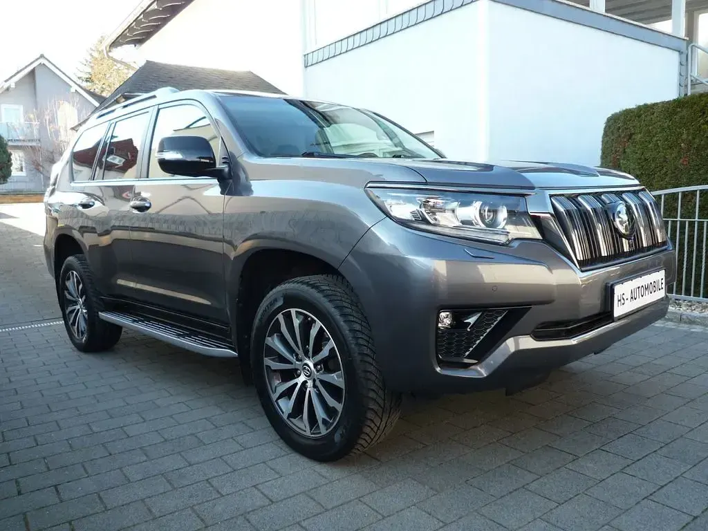 Gebraucht Toyota Land Cruiser TEC-Edition 204 PS (150 kW) 2022 Grau SUV