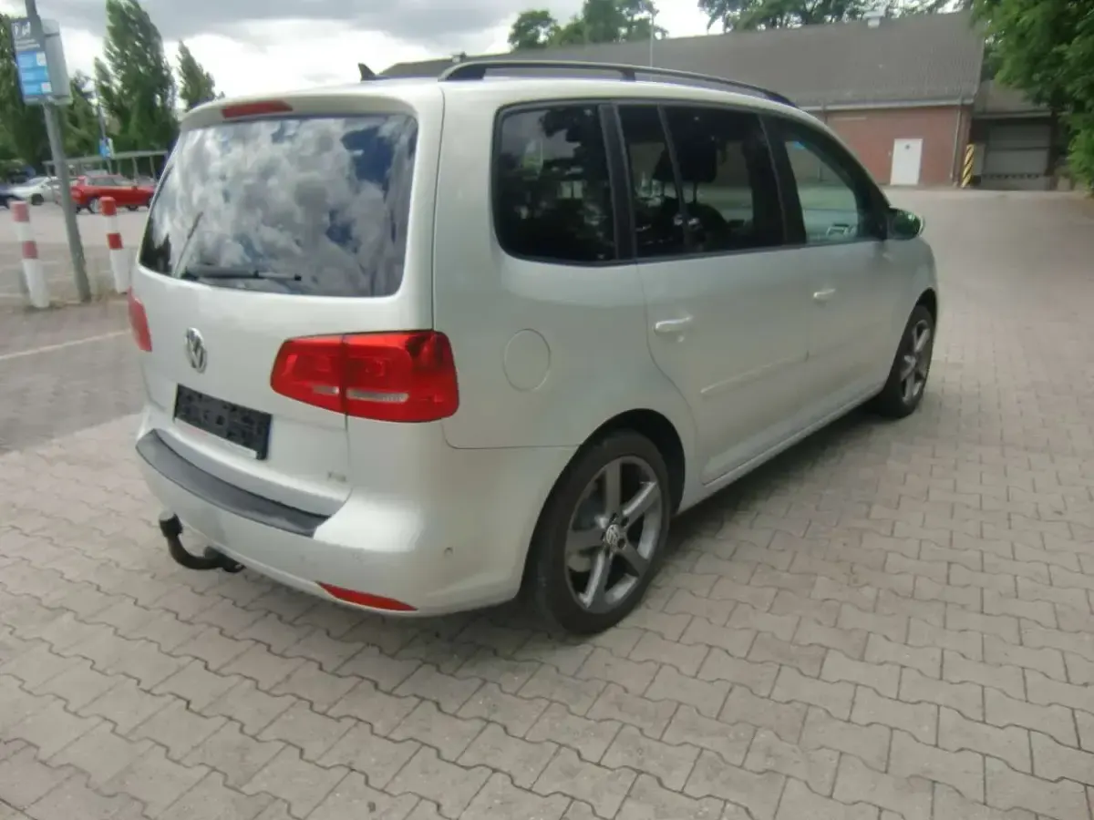 Gebraucht VW Touran Comfortline 140 PS (102 kW) 2010 Silber Van / Kleinbus