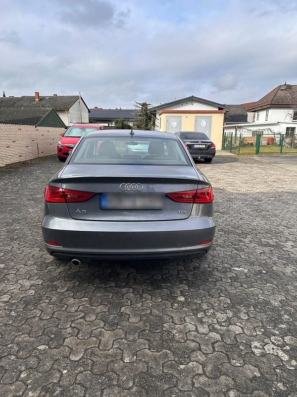 Gebraucht Audi A3 Ambiente 110 PS (80 kW) 2016 Grau Limousine