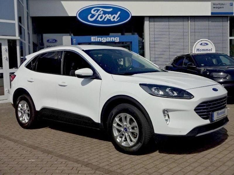 Gebraucht Ford Kuga Titanium 152 PS (111 kW) 2022 Frostweiß SUV
