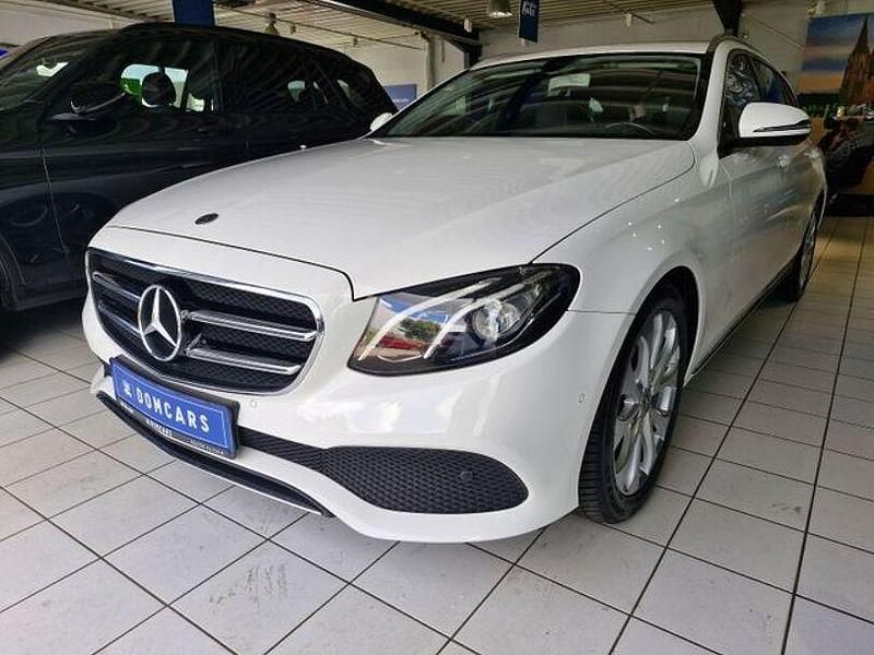 Gebraucht Mercedes E220 194 PS (142 kW) 2019 Weiß Limousine