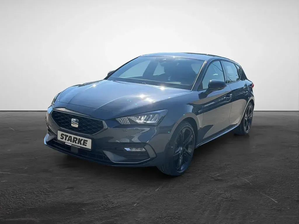Gebraucht Seat Leon Black Edition 150 PS (110 kW) 2025 Grau ("magnetic tech") Limousine