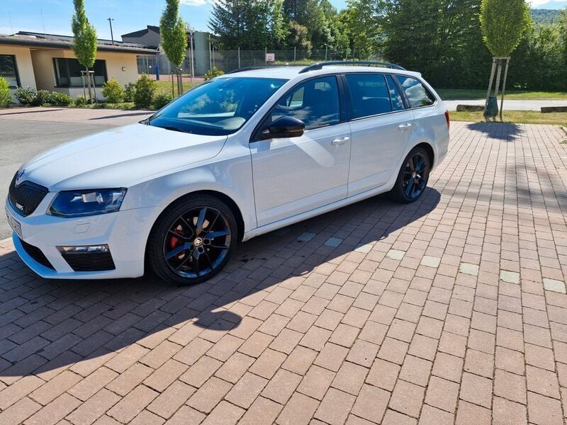 Weiß Gebraucht 2017 Skoda Octavia RS Kombi | 9.999 € (Superpreis) - Bild 1/4