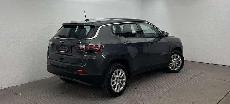 Gebraucht Jeep Compass Altitude 176 PS (129 kW) 2024 Graphite grey (metallic) SUV