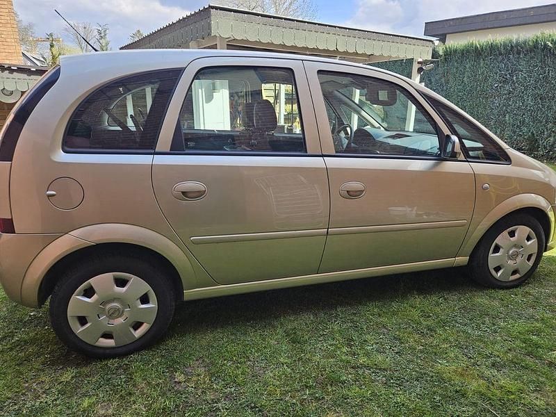 Usata Opel Meriva Edition 101 CV (74 kW) 2006 Oro Monovolume
