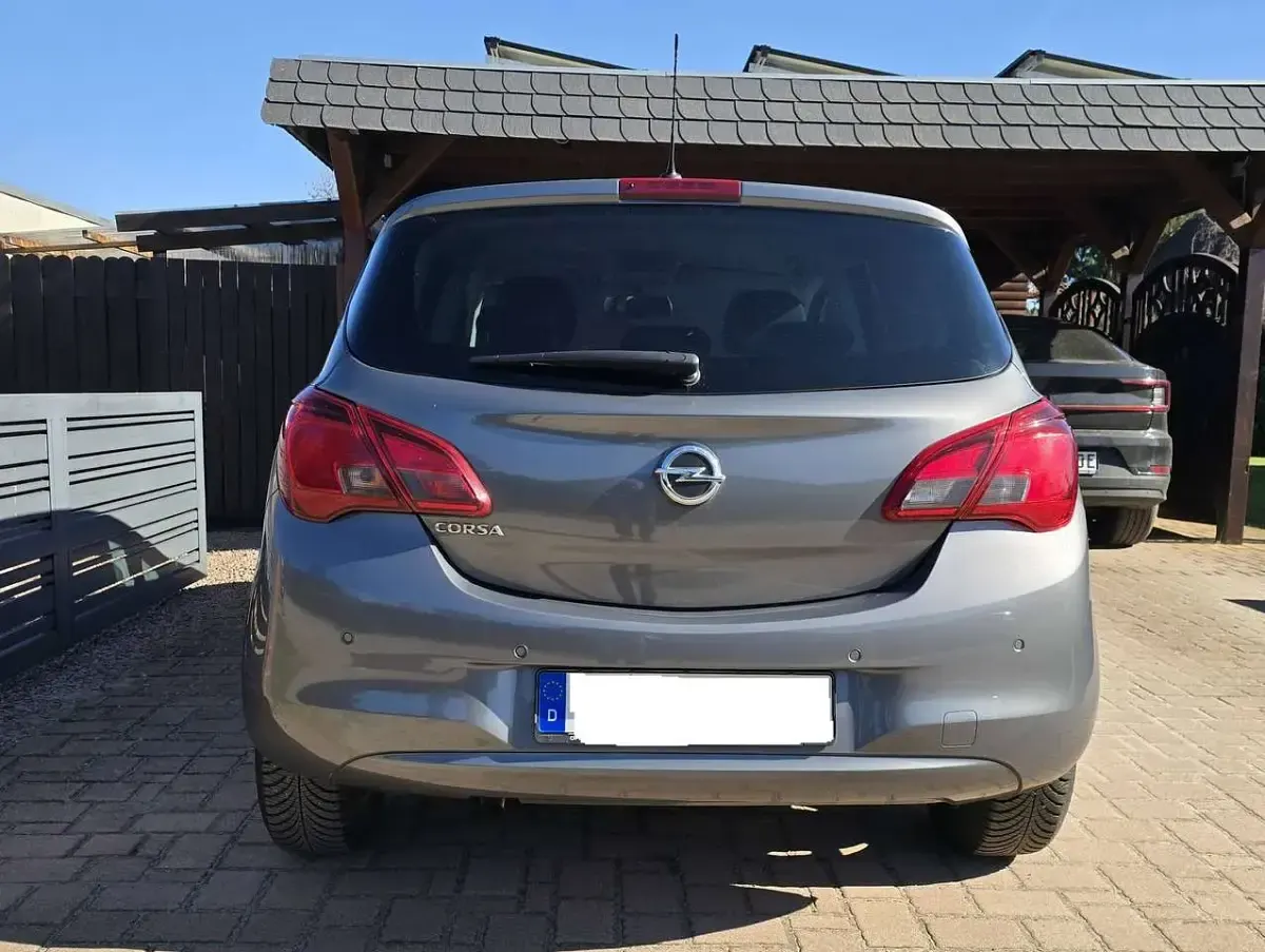 Usado Opel Corsa drive 90 CV (66 kW) 2016 Plateado Utilitario