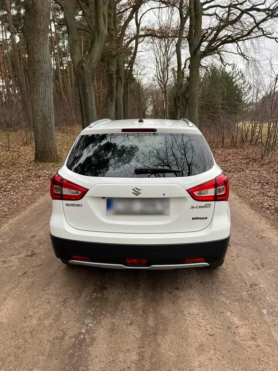 Gebraucht Suzuki SX4 129 PS (94 kW) 2020 Weiß Kleinwagen