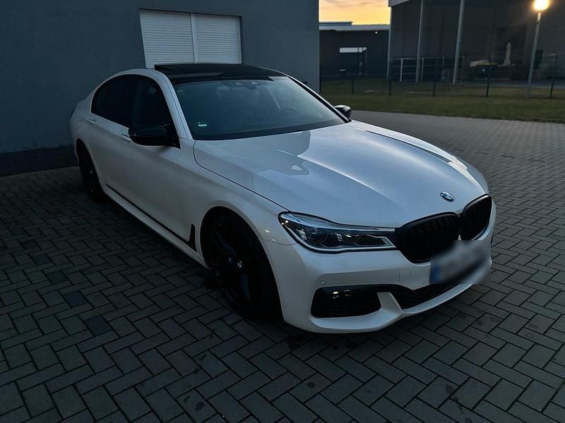 Gebraucht BMW 730 M Sport 265 PS (194 kW) 2016 Weiß Limousine