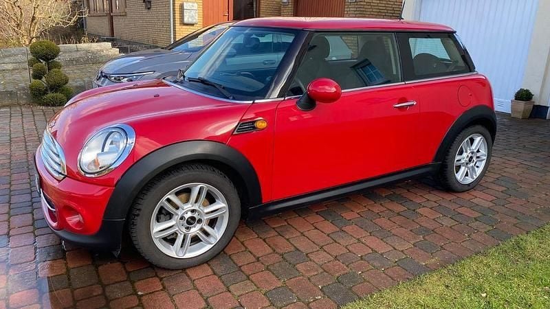 Gebraucht Mini Cooper D Pepper 112 PS (82 kW) 2012 Rot Kleinwagen
