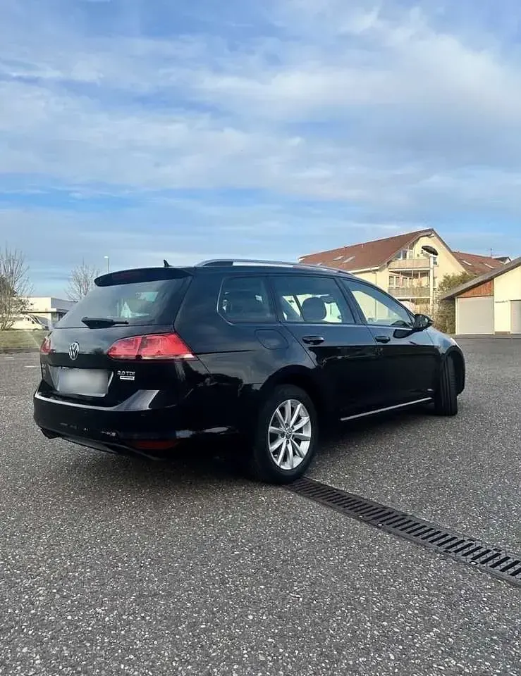 Gebraucht VW Golf VII LOUNGE 150 PS (110 kW) 2015 Schwarz Limousine