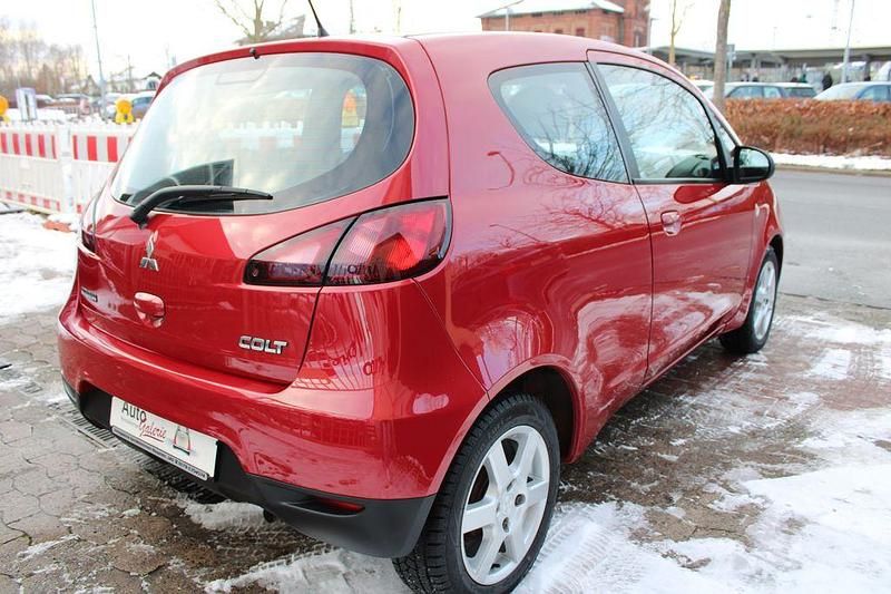 Gebraucht Mitsubishi Colt 95 PS (69 kW) 2010 Rot Kleinwagen