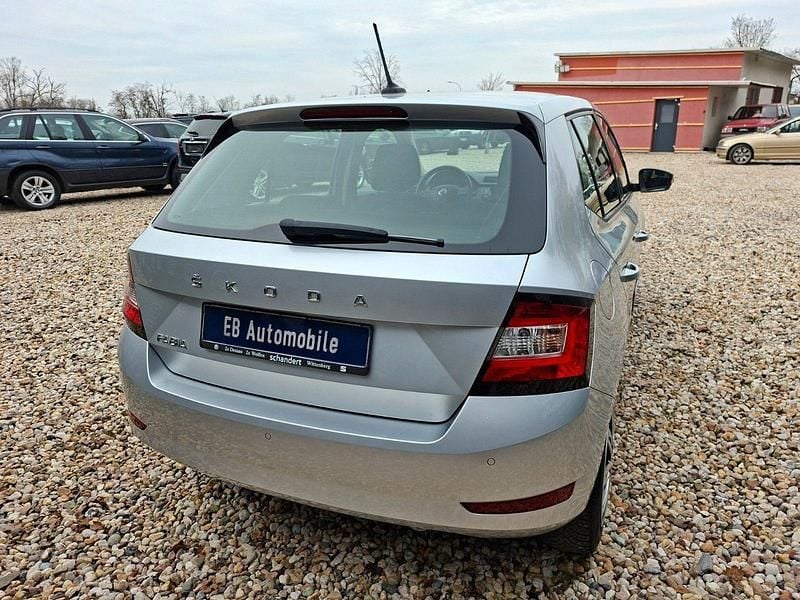 Gebraucht Skoda Fabia Cool Plus 60 PS (44 kW) 2020 Silber Limousine