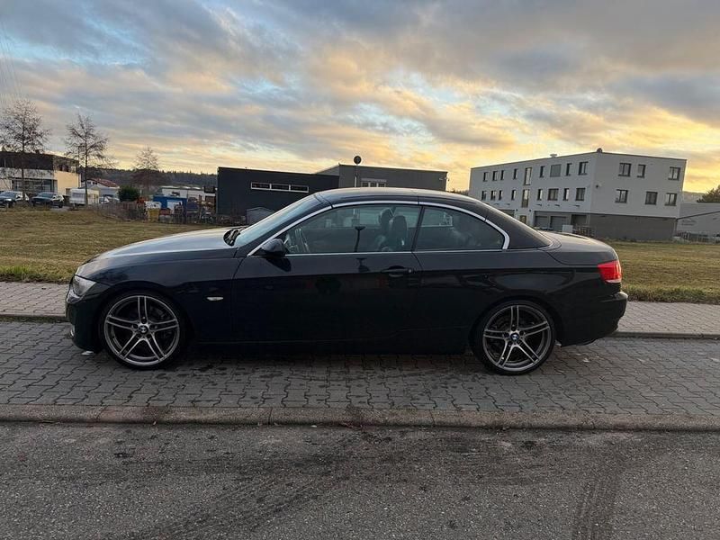 Gebraucht BMW 325 Cabriolet Sport Line 218 PS (160 kW) 2008 Schwarz Cabrio