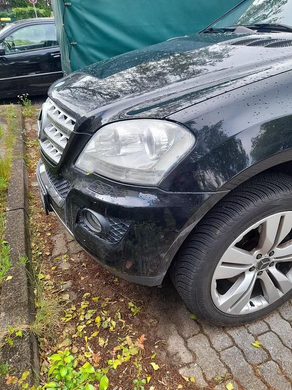 Gebraucht Mercedes ML280 190 PS (139 kW) 2009 Schwarz SUV