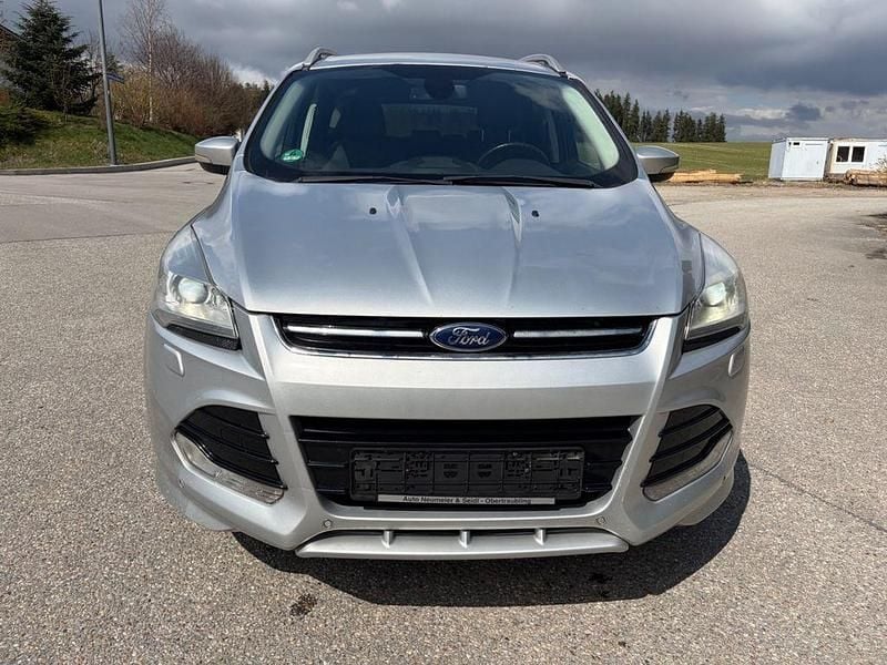 Gebraucht Ford Kuga Individual 150 PS (110 kW) 2015 Silber SUV