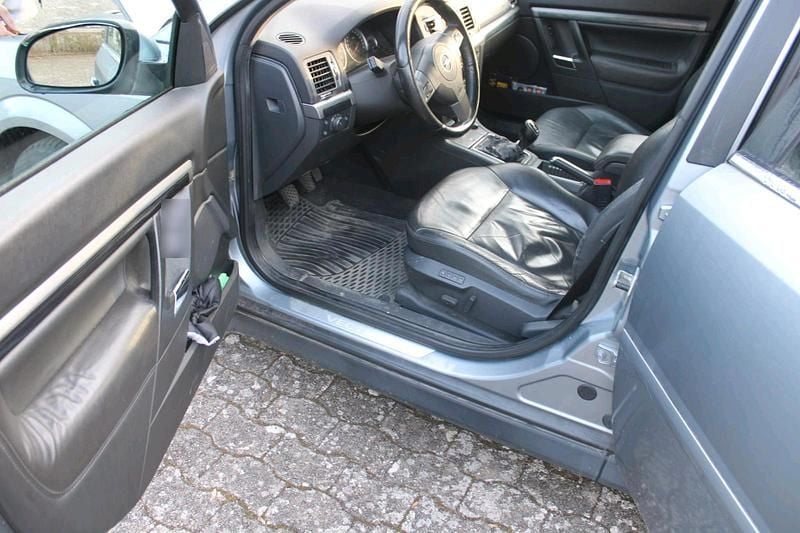Gebraucht Opel Vectra 155 PS (114 kW) 2008 Grau Kombi