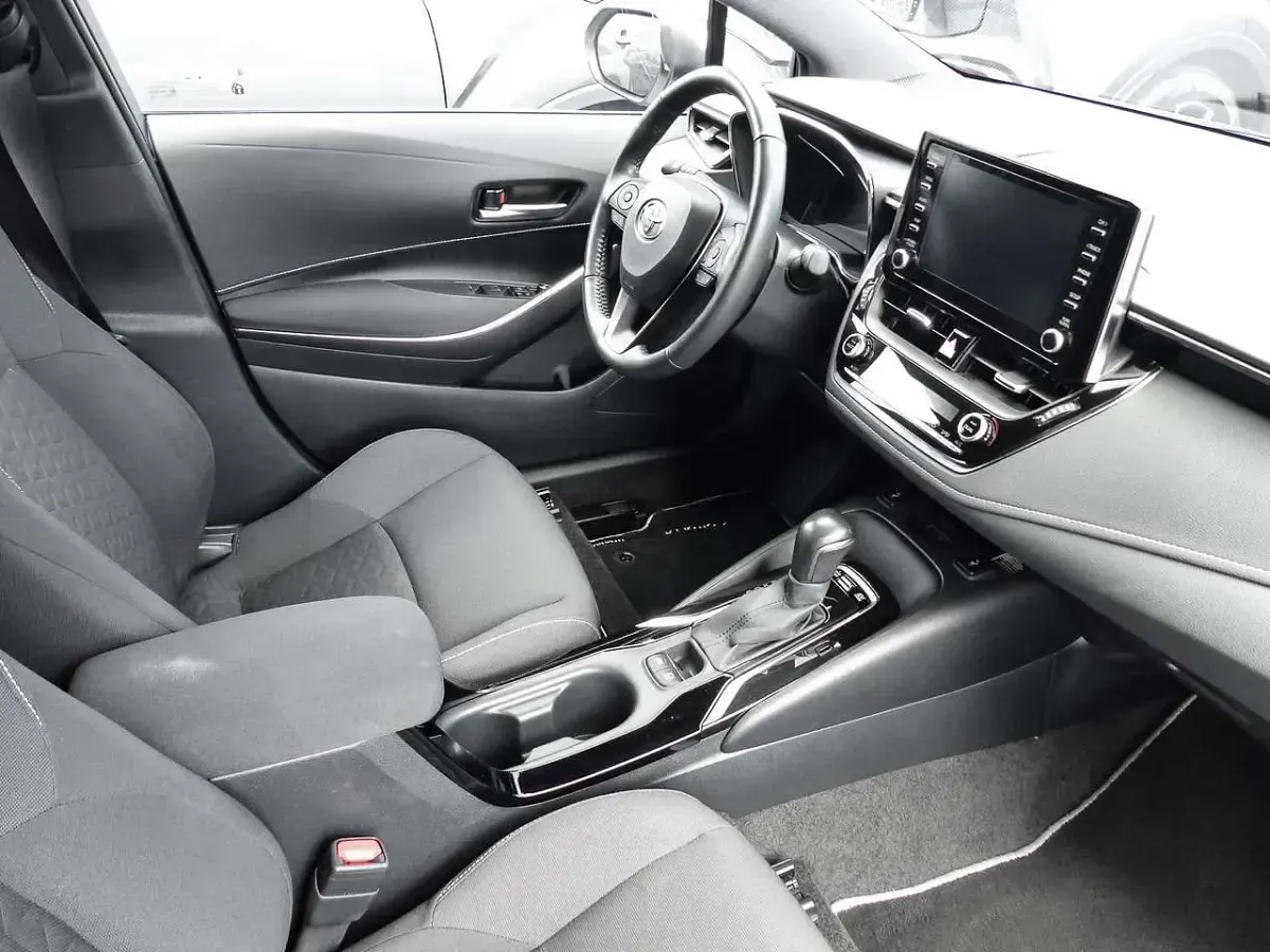 Gebraucht Toyota Corolla Team 122 PS (89 kW) 2021 Schneeweiß Kombi