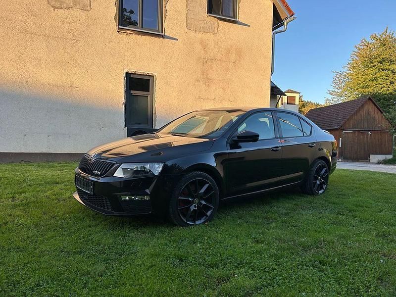 Schwarz Gebraucht 2014 Skoda Octavia vRS Limousine | 19.000 € (Teuer) - Bild 1/4