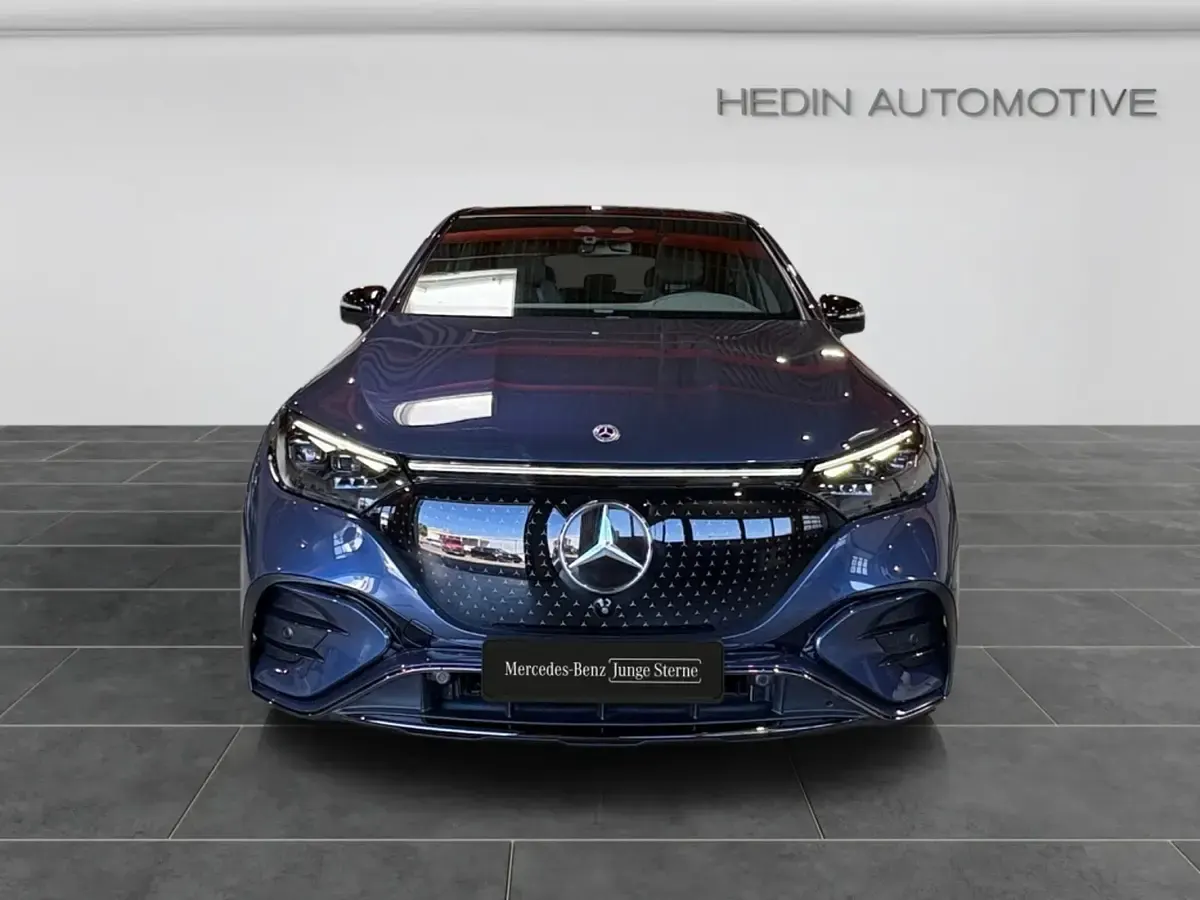 Gebraucht Mercedes EQE350 AMG 158 kW (215 PS) 2024 Blau SUV