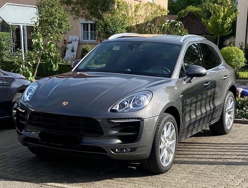 Grau Gebraucht 2015 Porsche Macan S Sport SUV | 41.600 € (Etwas zu teuer) - Bild 1/4