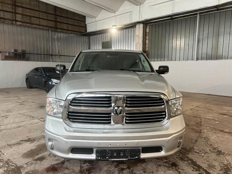 Silber Gebraucht 2018 Dodge Ram Abholung | 28.500 € (Superpreis) - Bild 1/4
