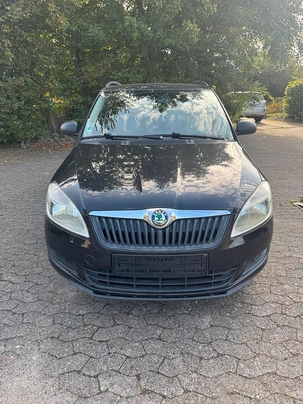 Schwarz Gebraucht 2013 Skoda Fabia Kombi | 1.850 € (Guter Preis) - Bild 1/4