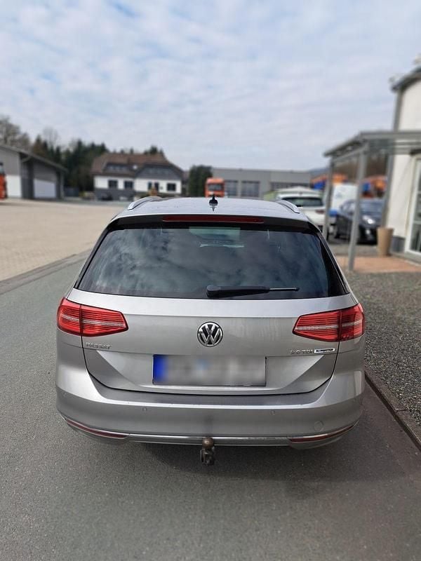 Gebraucht VW Passat Highline 150 PS (110 kW) 2015 Silber Kombi