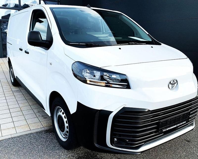 Gebraucht Toyota Proace 144 PS (105 kW) 2024 Weiß Van / Kleinbus