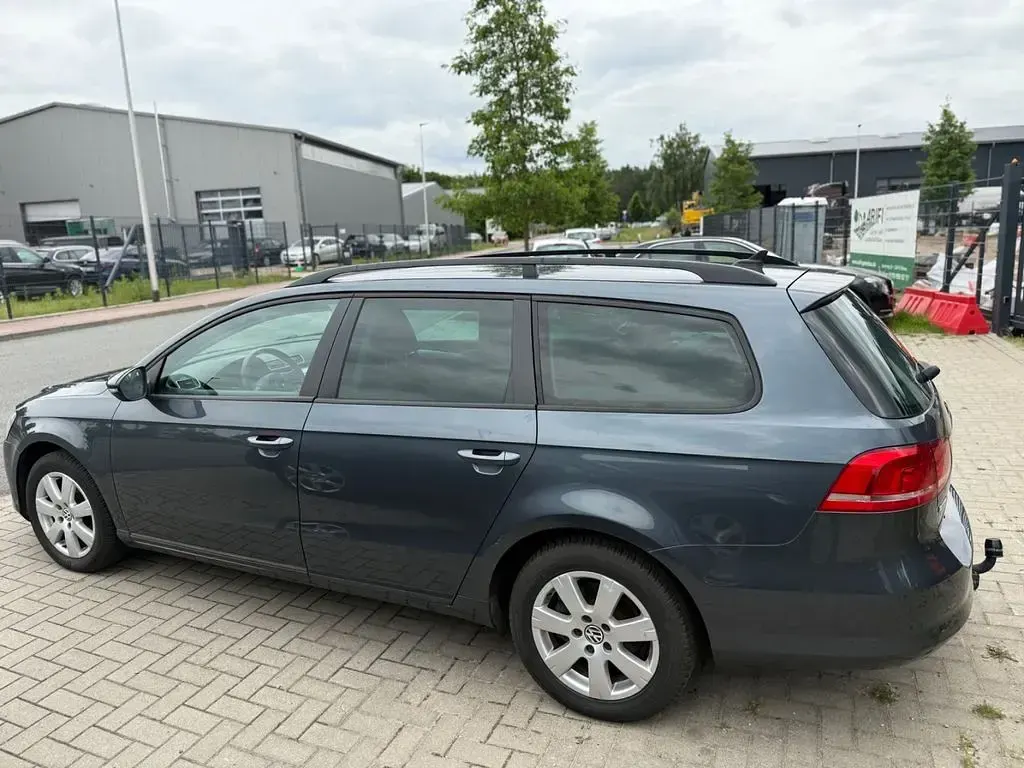 Gebraucht VW Passat Trendline 122 PS (89 kW) 2012 Grau Kombi
