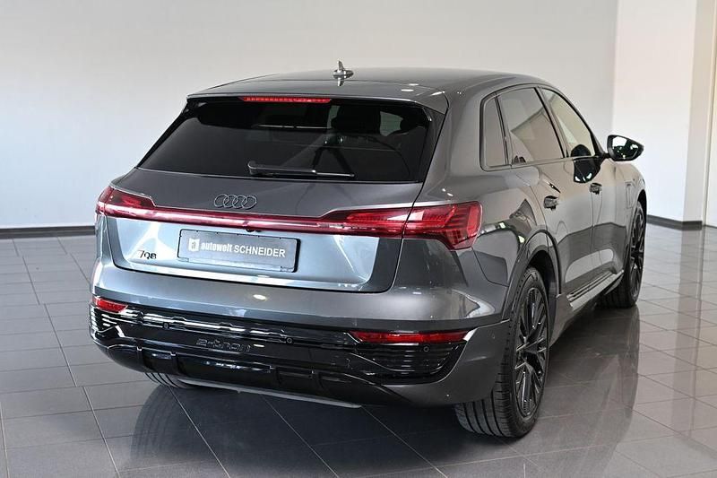 Gebraucht Audi Q8 e-tron S-Line 300 kW (408 PS) 2024 Grau daytonagrau perleffekt (metallic) SUV