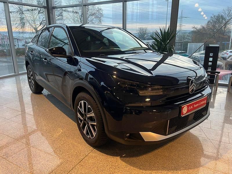 Neu Citroën C4 131 PS (96 kW) 2025 Schwarz SUV