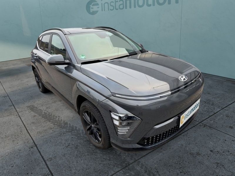 Grau Gebraucht 2023 Hyundai Kona Prime SUV | 40.800 € (Teuer) - Bild 1/3