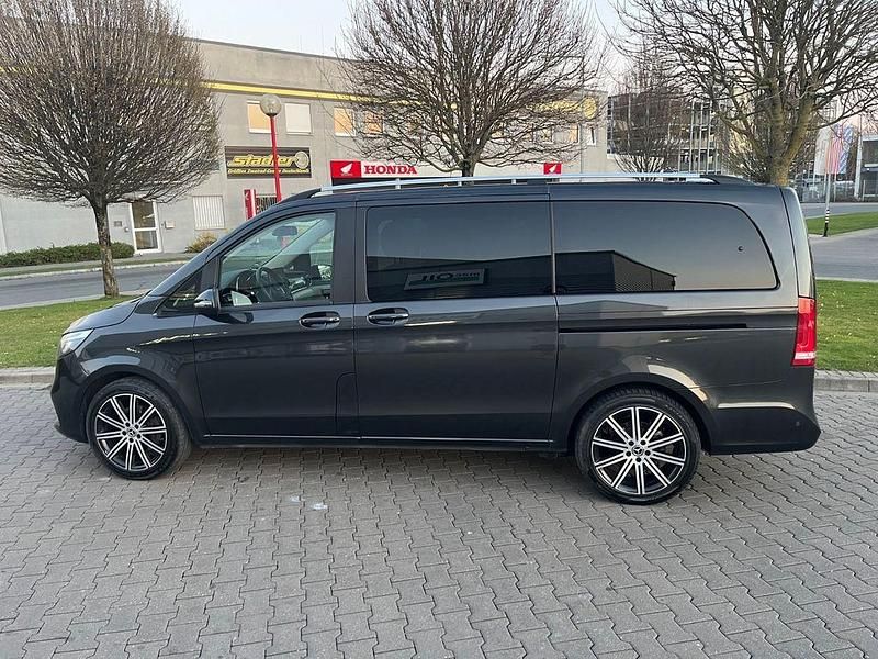 Gebraucht Mercedes V300 239 PS (175 kW) 2020 Grau Van / Kleinbus