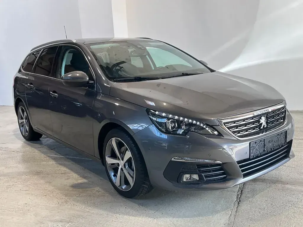 Gebraucht Peugeot 308 SW Allure 131 PS (96 kW) 2020 Grau Kombi