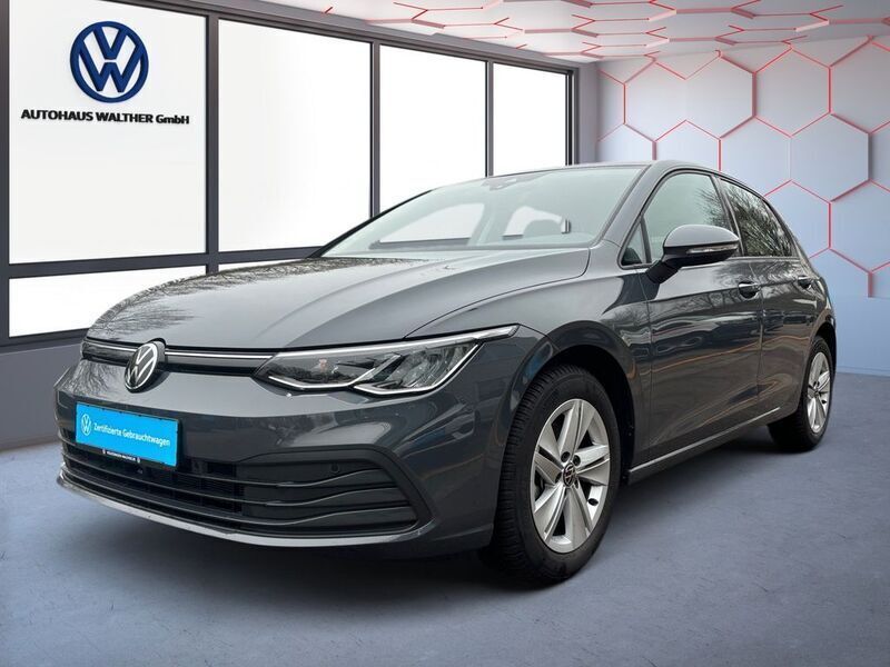 Grau Gebraucht 2024 VW Golf VIII Life Limousine | 25.450 € (Etwas zu teuer) - Bild 1/3