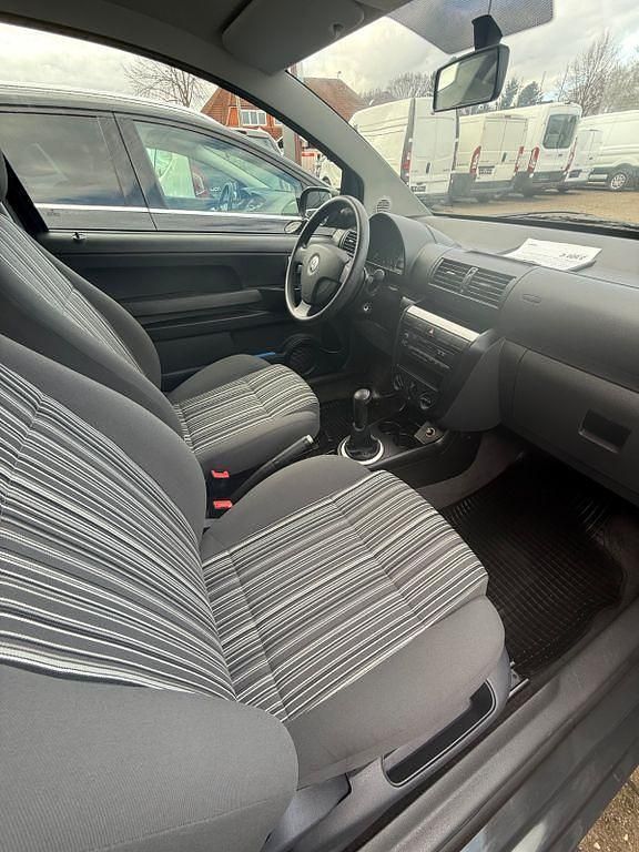 Gebraucht VW Fox 54 PS (39 kW) 2010 Grau Kleinwagen